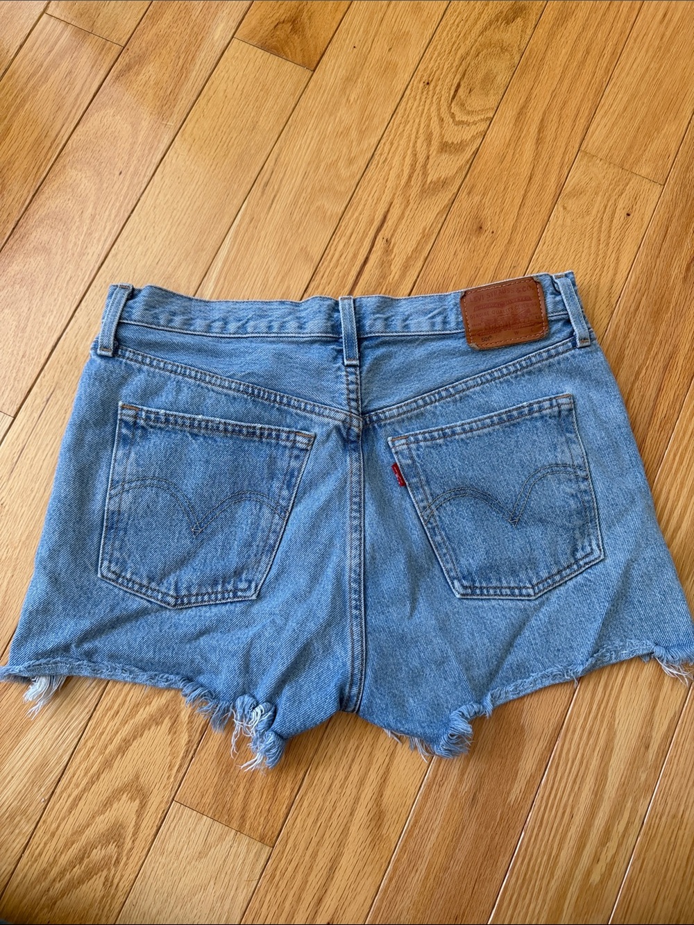 RARE Levi’s 501 Medium Blue Button Fly Frayed Hem Denim Shorts - Red Tab, Big E - Picture 3 of 6